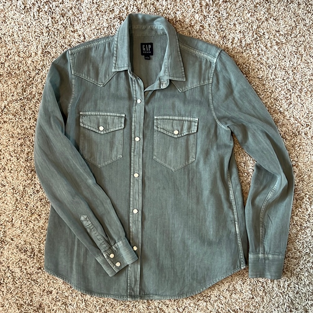 GAP Green Button Up